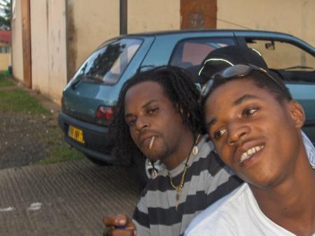 a gauche diabolo et a droite  pusha